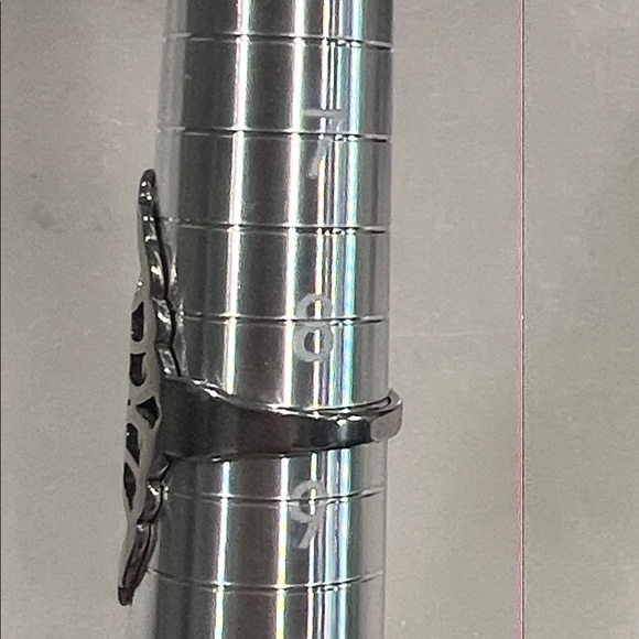 Chic Silver Heart Pattern Ring - Picture 8 of 9